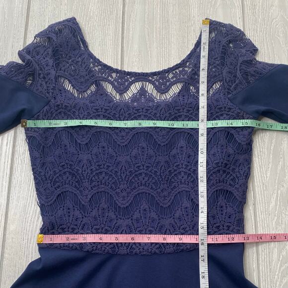 Lilly Pulitzer Women's Navy Blue Remmy Lace Bodice Fit n Flare Dress Size Small - Picture 4 of 9